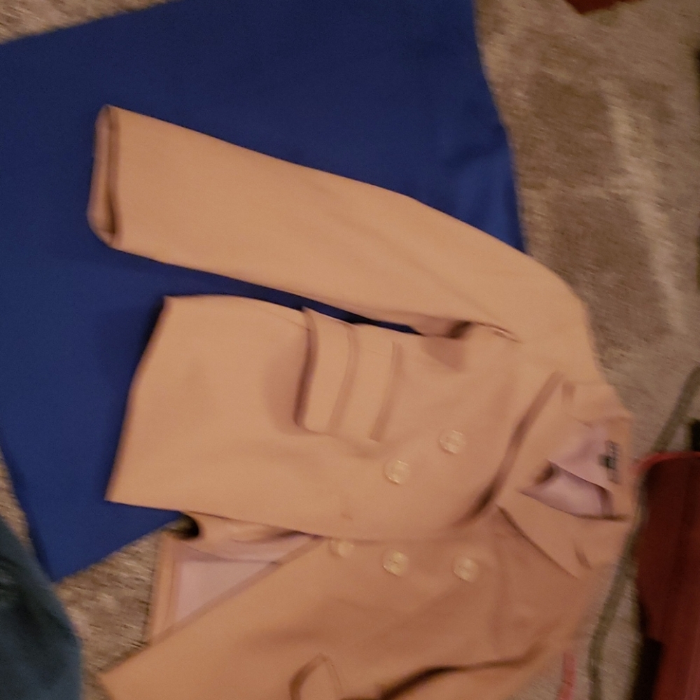 Express skirt suit